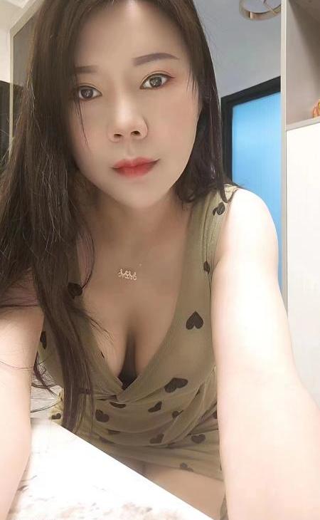 D胸大骚女少妇